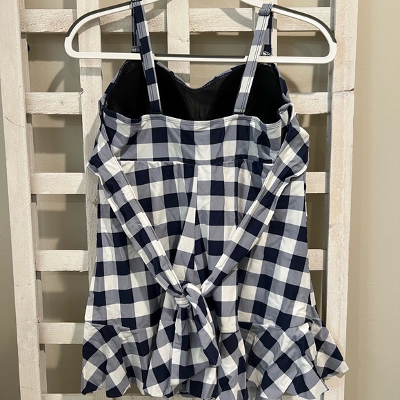 Torrid Plus Size Swim Dress Size 0 - Picture 2 of 2